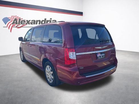 Used 2014 Chrysler Town & Country Touring FWD image 6