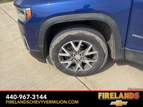 Used 2023 GMC Acadia SLT w/ Technology Package image 32