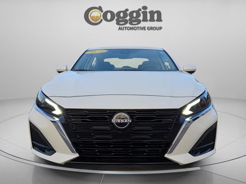 Certified 2024 Nissan Altima 2.5 SV w/ SV Premium Package image 8