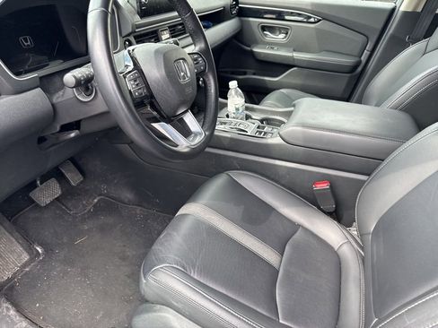 Used 2024 Honda Pilot Touring image 2