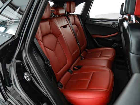 Used 2021 Porsche Macan image 27