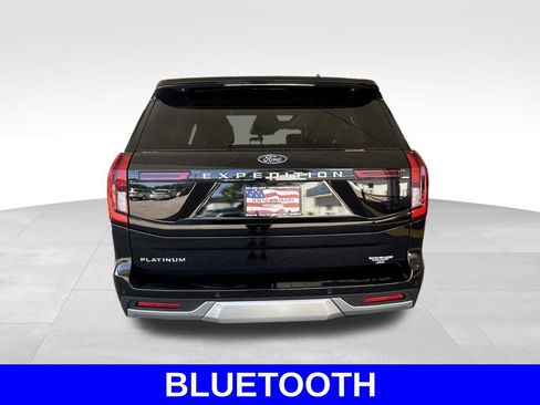Used 2025 Ford Expedition Platinum w/ Driver's Package AWD/4WD image 5