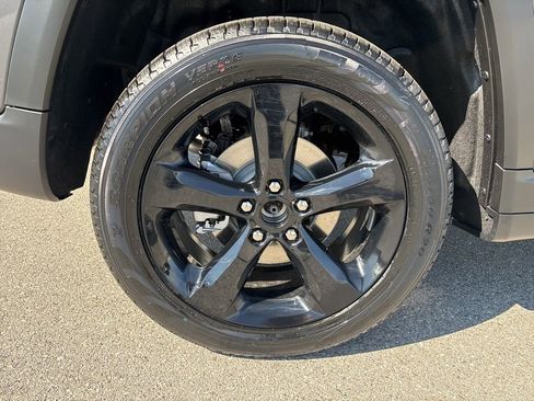 New 2026 Jeep Grand Cherokee Limited image 12