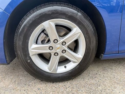 Used 2023 Chevrolet Malibu LT image 9