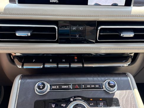 Used 2021 Lincoln Aviator Reserve w/ Equipment Group 201A RWD image 25
