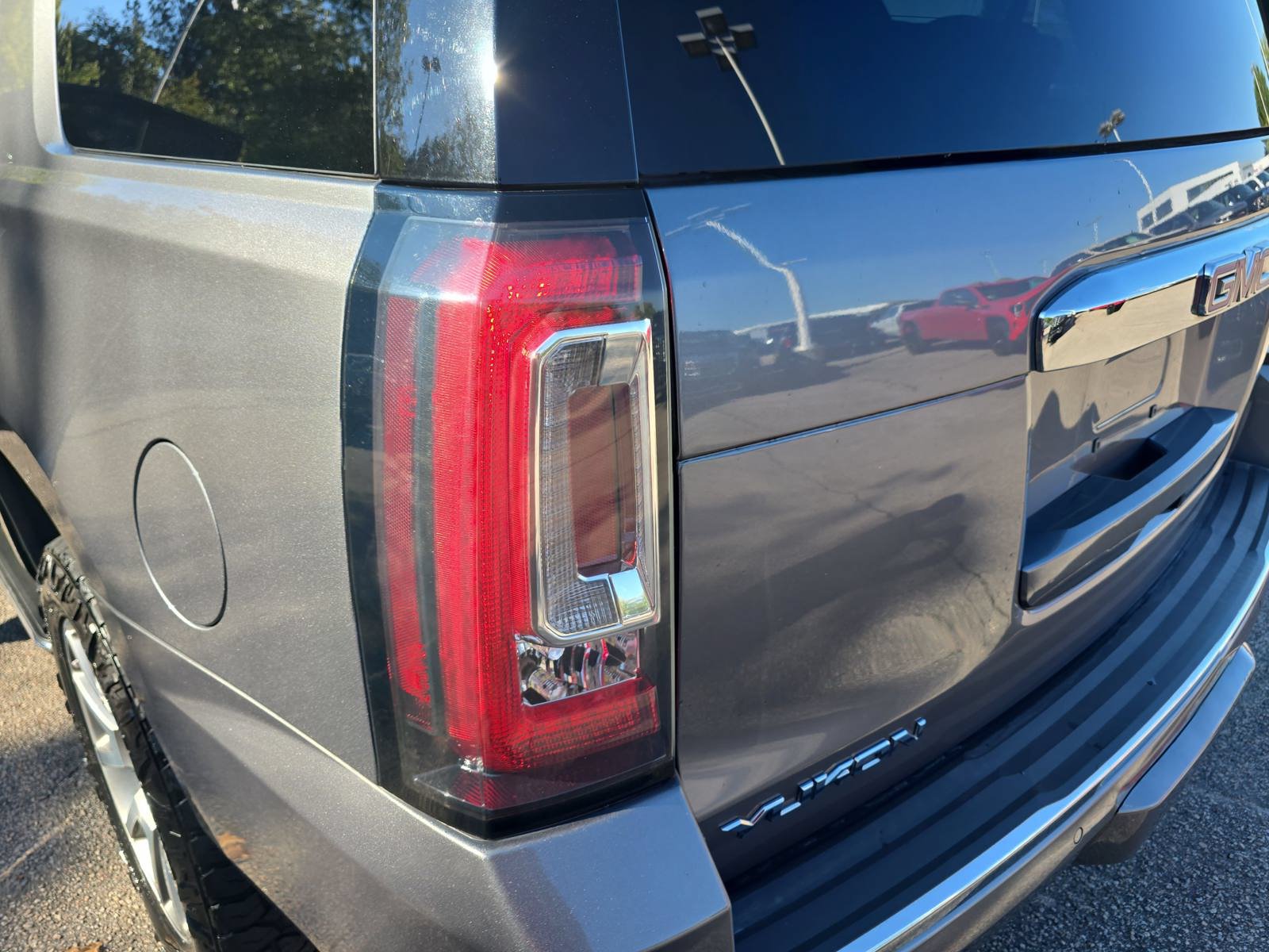 Used 2018 GMC Yukon Denali w/ Open Road Package AWD/4WD image 36