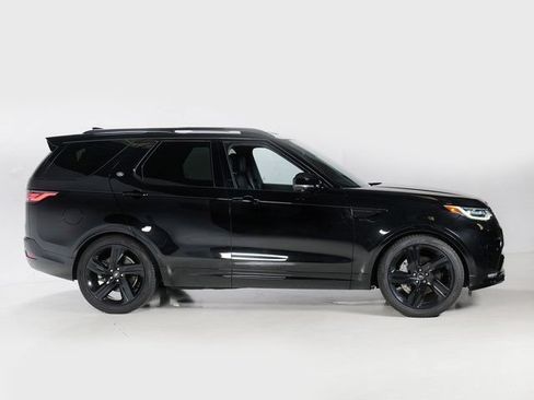 Used 2025 Land Rover Discovery Dynamic SE AWD/4WD image 32