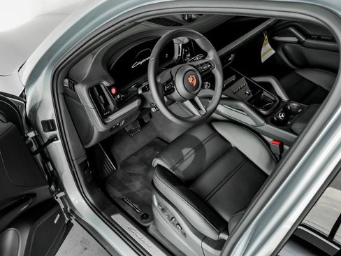 New 2026 Porsche Cayenne E-Hybrid image 4