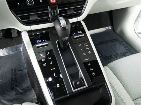 New 2026 Porsche Macan S image 27