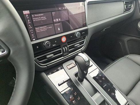 New 2026 Porsche Macan GTS image 30