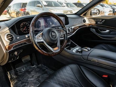 Used 2019 Mercedes-Benz S 560 4MATIC Sedan image 3