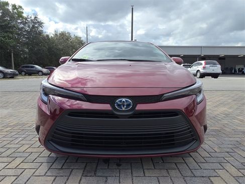 Certified 2025 Toyota Corolla LE image 2