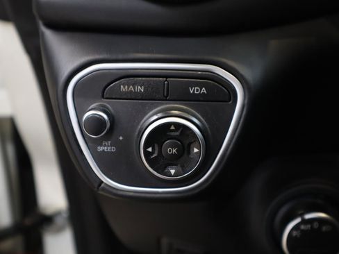 Used 2016 Ferrari California T image 25