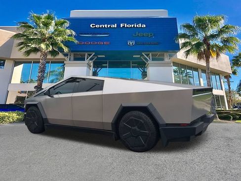 Used 2024 Tesla Cybertruck AWD Crew Cab image 7