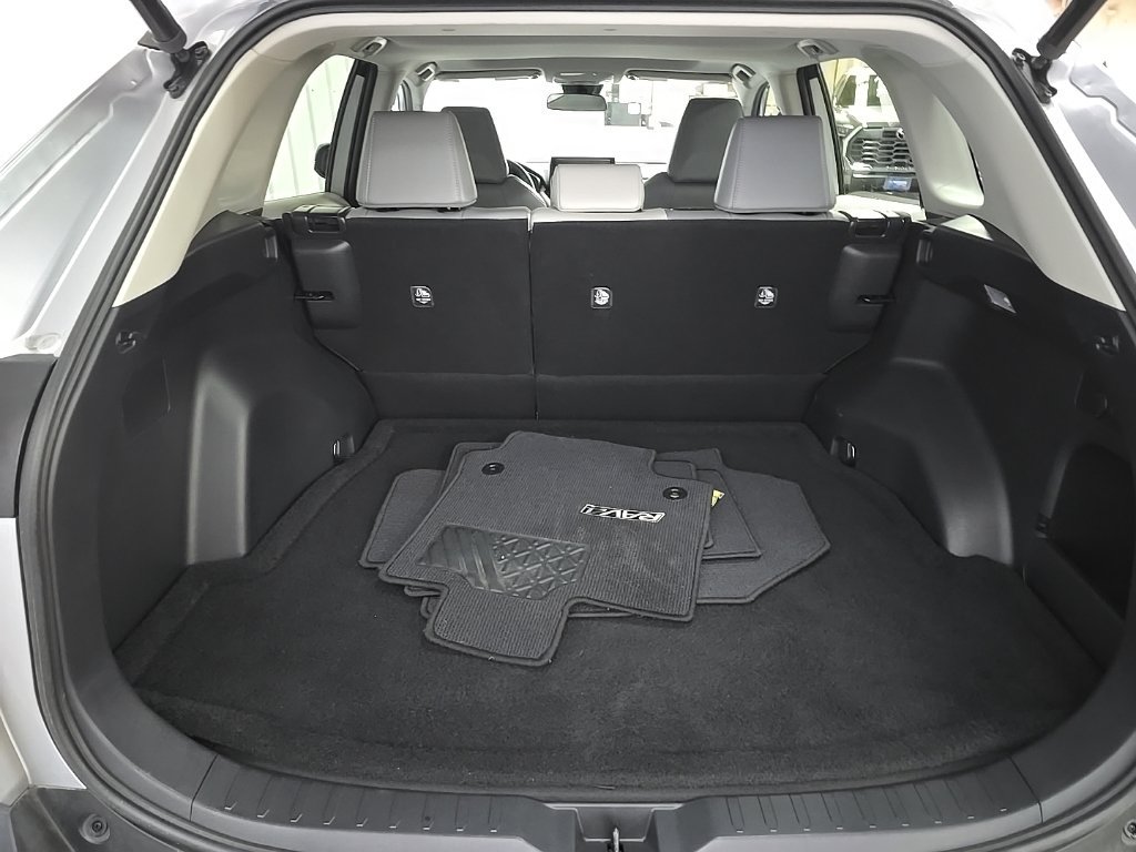 Used 2021 Toyota RAV4 XLE Premium FWD image 12