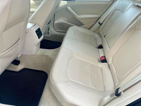 Used 2013 Volkswagen Passat TDI SE image 13