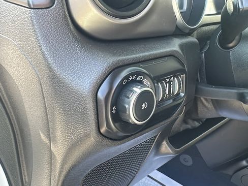 Used 2019 Jeep Wrangler Sport AWD/4WD image 25