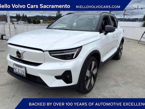 Used 2023 Volvo XC40 Recharge Ultimate w/ Protection Package Premier image 1