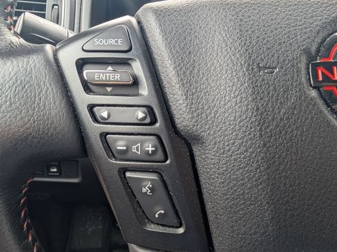 Used 2023 Nissan Titan PRO-4X w/ Pro-4x Convenience Package AWD/4WD image 15