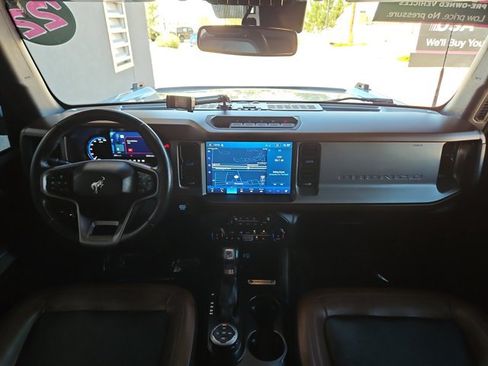Used 2022 Ford Bronco Outer Banks w/ Sasquatch Package AWD/4WD image 18