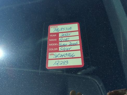 Used 2025 GMC Yukon XL Denali w/ Sun & Power Step Package image 6