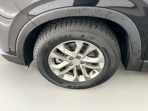 Used 2019 Hyundai Santa Fe SE AWD/4WD image 11