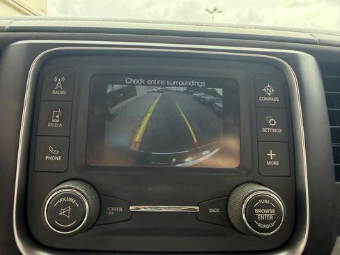 Used 2019 RAM 1500 Classic SLT AWD/4WD image 15