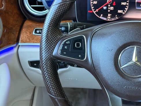 Used 2018 Mercedes-Benz E 400 4MATIC Wagon image 35
