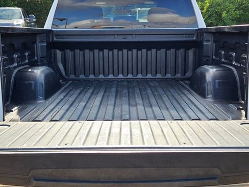 Used 2021 Chevrolet Silverado 1500 LT RWD image 6