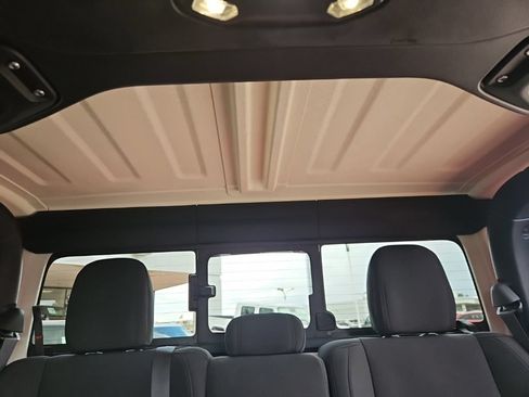 Used 2023 Jeep Gladiator Sport AWD/4WD image 34