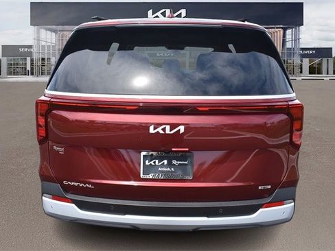 New 2026 Kia Carnival EX image 4