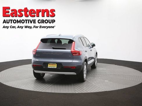 Used 2021 Volvo XC40 T4 Momentum FWD image 38