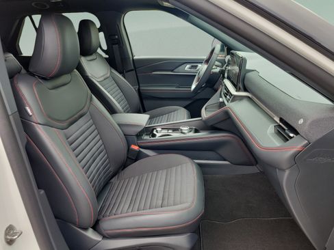 New 2026 Ford Explorer ST-Line w/ ST-Line Street Pack AWD/4WD image 31