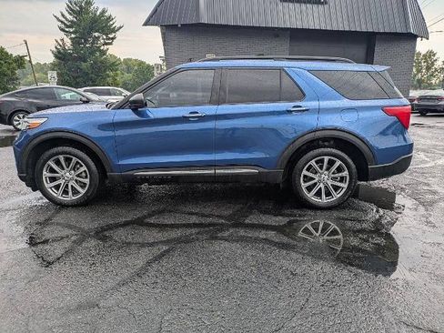 Used 2020 Ford Explorer XLT w/ Equipment Group 202A AWD/4WD image 2