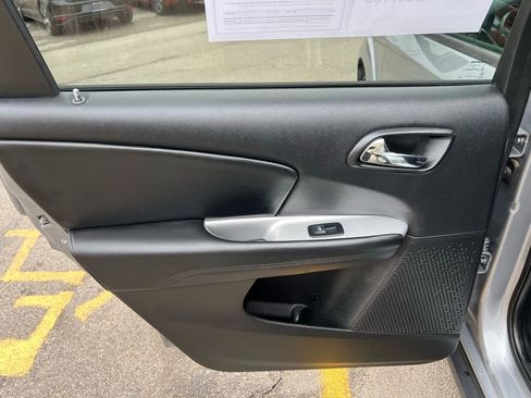 Used 2018 Dodge Journey SE w/ Popular Equipment Group FWD image 24