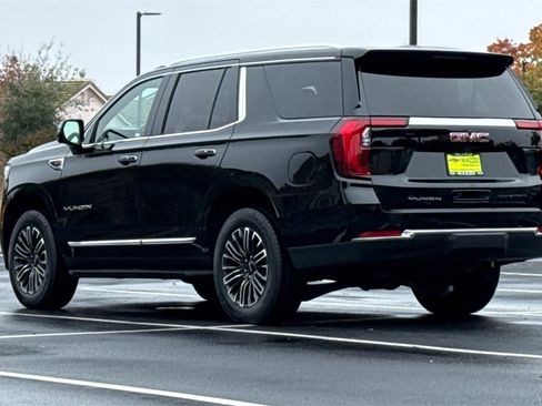 Used 2025 GMC Yukon Elevation image 3