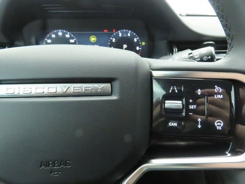 Used 2025 Land Rover Discovery Sport S image 12