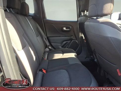 Used 2023 Jeep Renegade Trailhawk AWD/4WD image 17