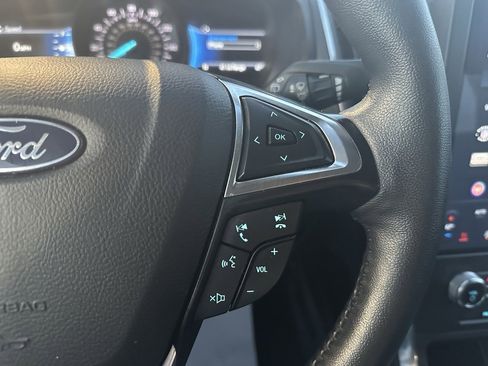 Used 2024 Ford Edge Titanium image 25