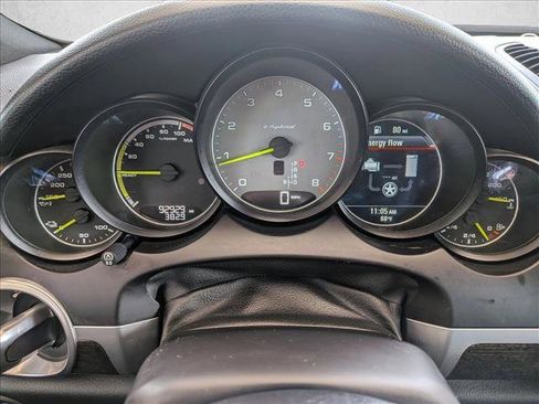 Used 2016 Porsche Cayenne S image 12