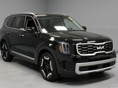 Used 2023 Kia Telluride S w/ S Sunroof Package