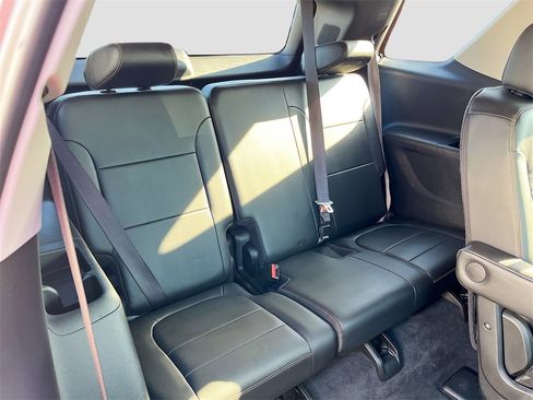 Used 2021 Chevrolet Traverse Premier image 29