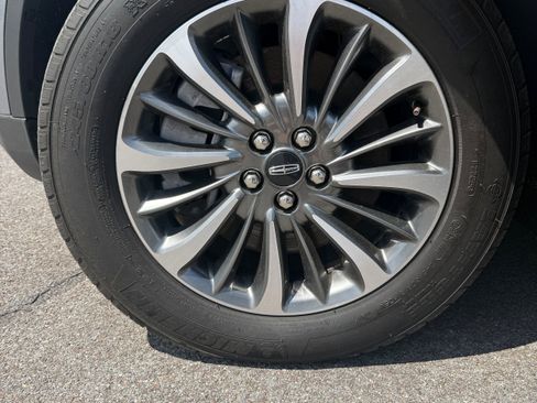 Used 2023 Lincoln Nautilus Reserve AWD/4WD image 21