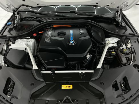 Used 2018 BMW 530e RWD image 45