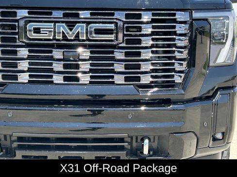 Used 2025 GMC Sierra 2500 Denali Ultimate AWD/4WD image 4