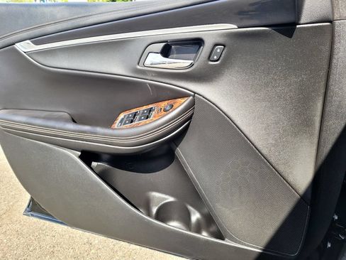 Used 2015 Chevrolet Impala LT w/ Convenience Package FWD image 16