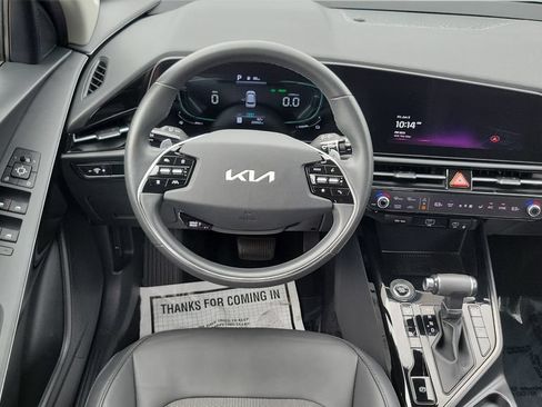 Used 2023 Kia Niro EX FWD image 12