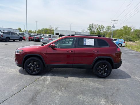 Used 2021 Jeep Cherokee Latitude Plus AWD/4WD image 3
