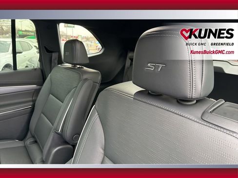 New 2026 Buick Enclave Sport Touring w/ LPO, Floor Liner Package AWD/4WD image 37