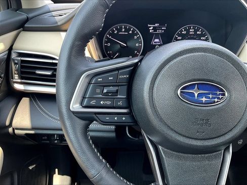Used 2025 Subaru Outback Limited AWD/4WD image 32